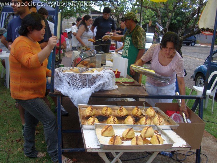 380_geocities_ws_bolivia_plaza.jpg