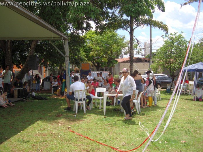 397_geocities_ws_bolivia_plaza.jpg