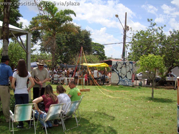 403_geocities_ws_bolivia_plaza.jpg