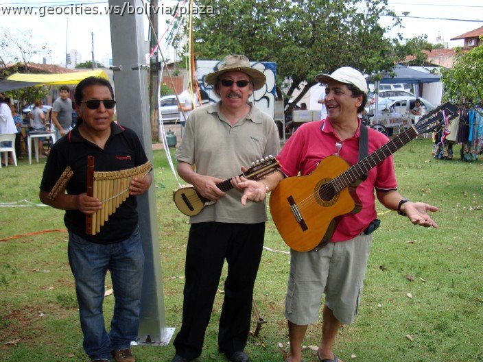 405_geocities_ws_bolivia_plaza.jpg