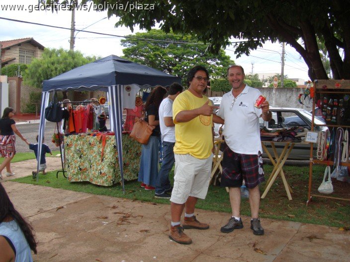 424_geocities_ws_bolivia_plaza.jpg
