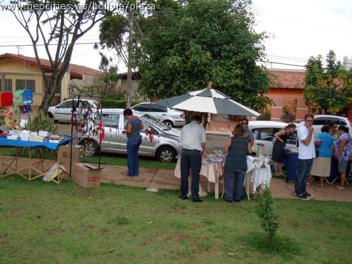 438_geocities_ws_bolivia_plaza.jpg