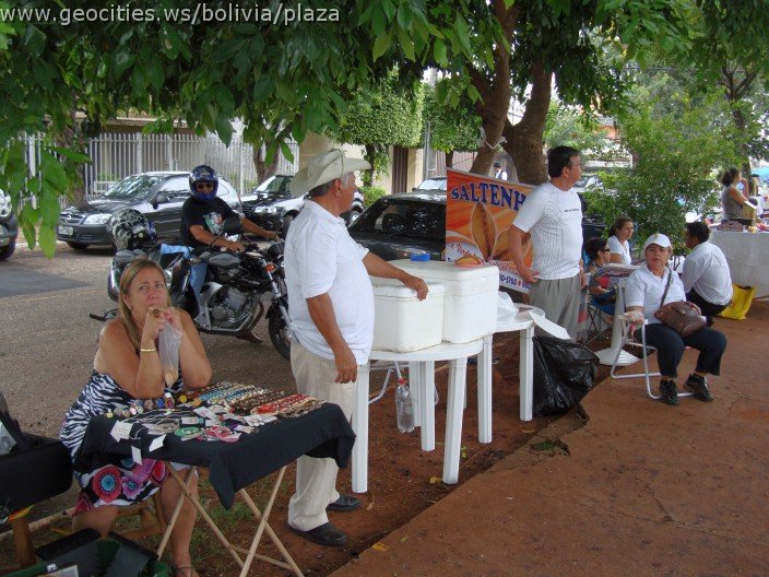 441_geocities_ws_bolivia_plaza.jpg