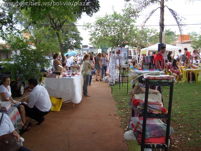 442_geocities_ws_bolivia_plaza.jpg