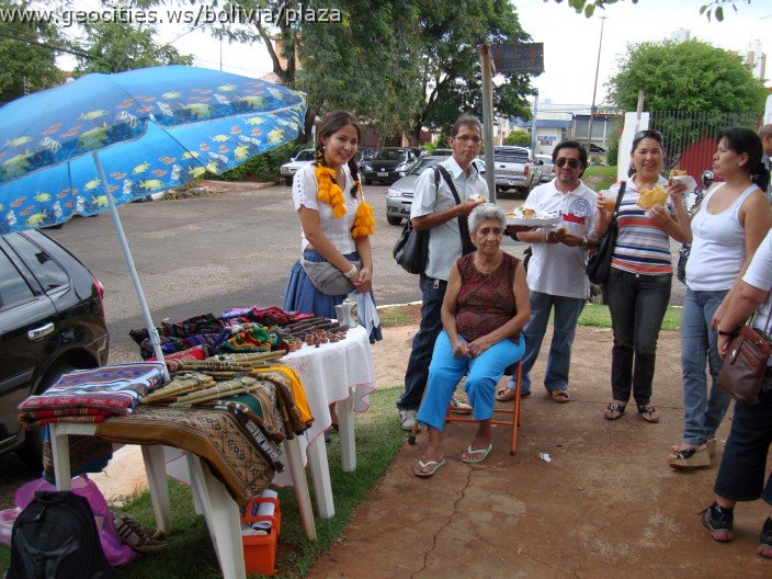 447_geocities_ws_bolivia_plaza.jpg