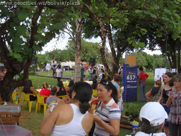 451_geocities_ws_bolivia_plaza.jpg