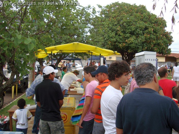 455_geocities_ws_bolivia_plaza.jpg