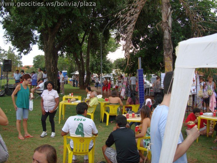 457_geocities_ws_bolivia_plaza.jpg