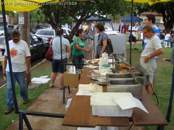458_geocities_ws_bolivia_plaza.jpg