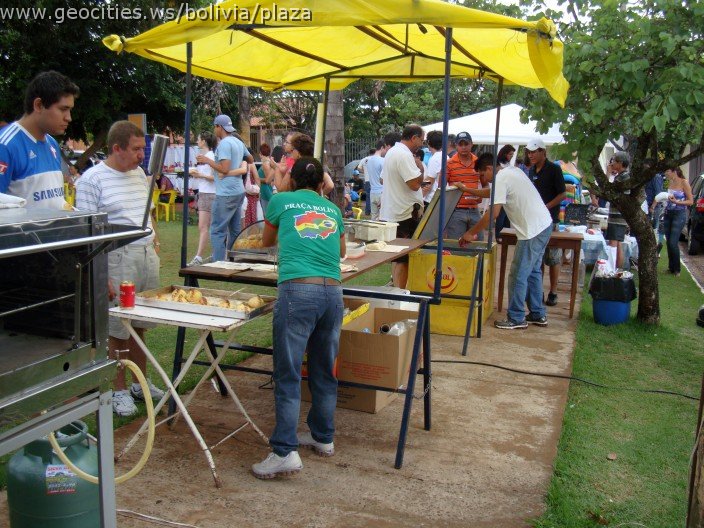 465_geocities_ws_bolivia_plaza.jpg