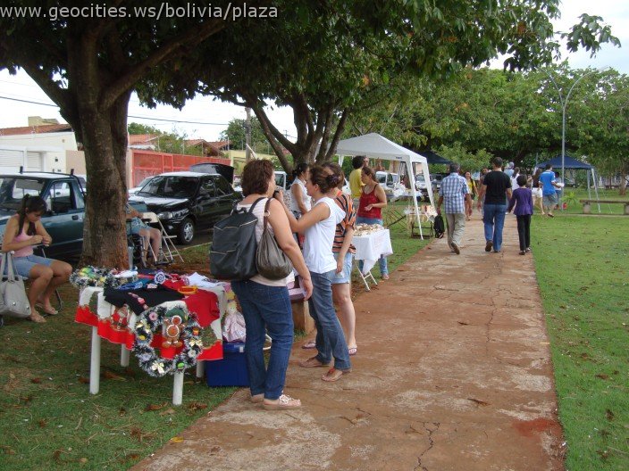 481_geocities_ws_bolivia_plaza.jpg