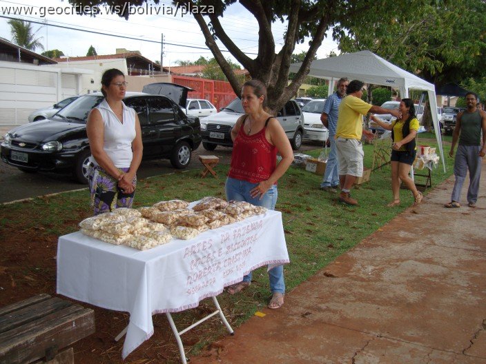 482_geocities_ws_bolivia_plaza.jpg