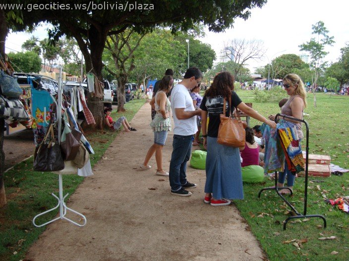 493_geocities_ws_bolivia_plaza.jpg