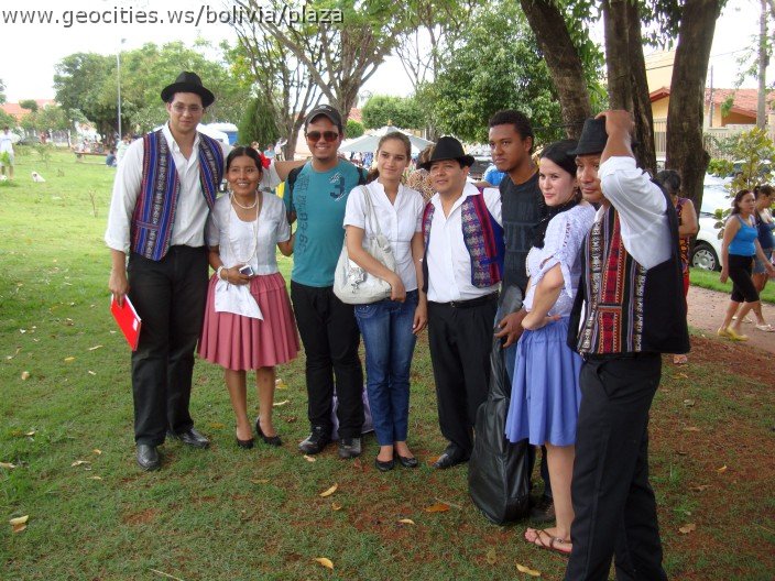 539_geocities_ws_bolivia_plaza.jpg