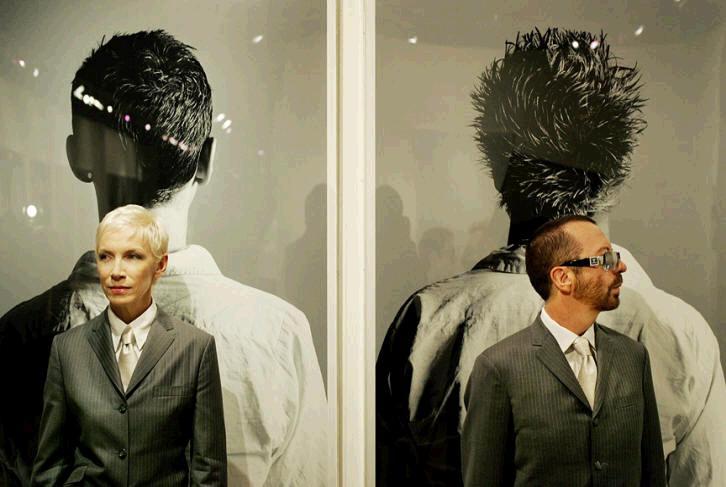 Eurythmics cumple 25 a�os. Aqui Annie y Dave en la galeria de eurythmics (31 Oct 05)