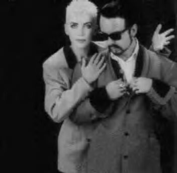Asi lucia eurythmics a principios de 1990. La �ltima foto, debido a su desintegraci�n.