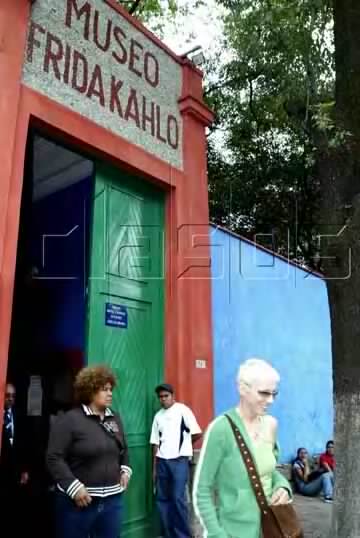 De visita en el Museo Frida Kahlo; donde Annie se considera admiradora de la pintora