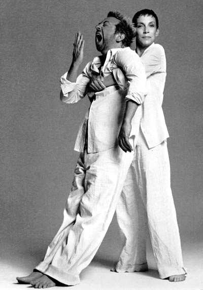 Trajes de manta blanca. Era la �poca de hacer la paz.