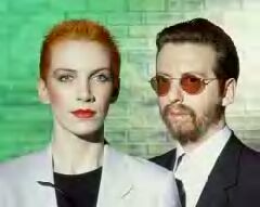 Eurythmics, en el jardin