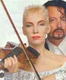 Annie Lennox toca el violin en uno de sus mas elegantes albumes de Eurythmics