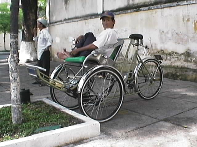 Xich Lo tricycle