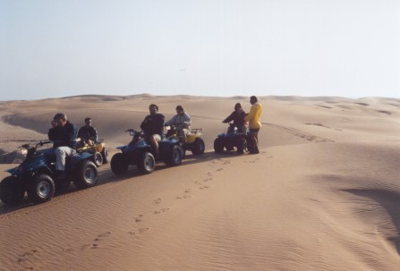 de webmaster op een quad