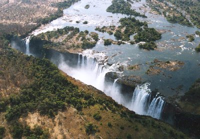 vicfalls.jpg (41653 bytes)