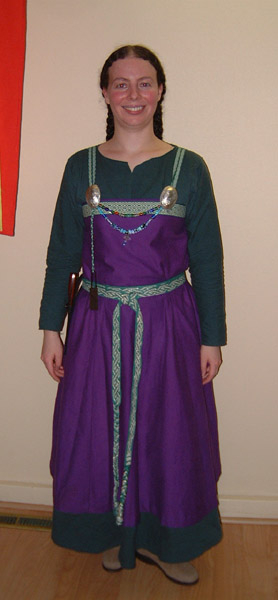 Viking apron dress bog