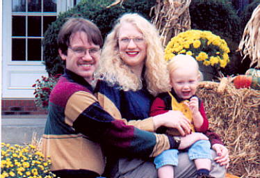 fall_family_pic.jpg (118977 bytes)