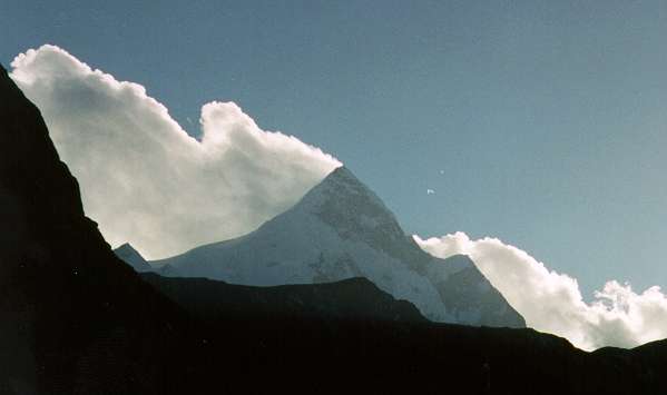 Karakoram1.jpg (12101 bytes)