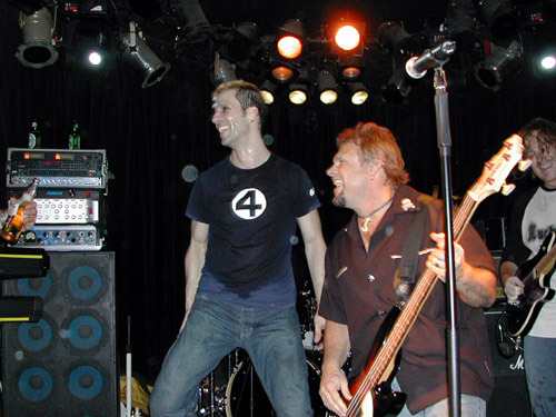 Michael Anthony y Gary  Viper Room Enero 2003
