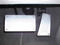 mattracingpedals.jpg (13950 bytes)
