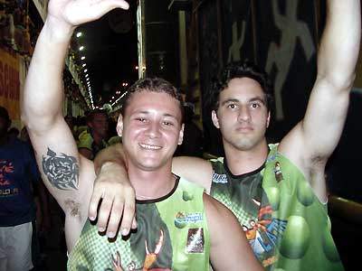 LUCAS E ANDR�