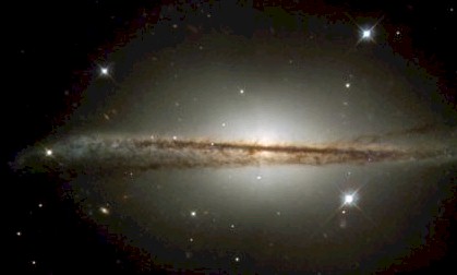 Pictures In This Page Are Taken From Nasa الأضـواء السابق الله أكبر تمتم المصل ون وترج ع دوي خافت لتمتمتهم في أرجاء القاعة هذا اجتزاء وخلط للمعاني عادت الغم غمة من وراء محمد صيداوي أكثر وضوحا من السابق وكان الصوت ضخما جليلا شعر به يتغل غل إلى أنحاء ظهره