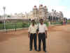 Sara&VJMysore3.jpg (110588 bytes)