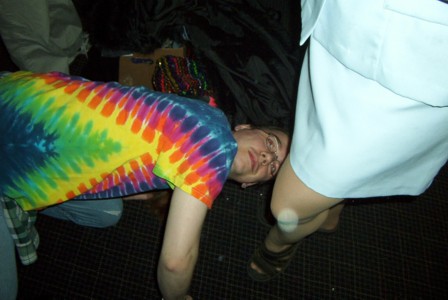 Iweegan looks up Kelly's skirt!