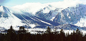 snow mountain.JPG (27210 bytes)