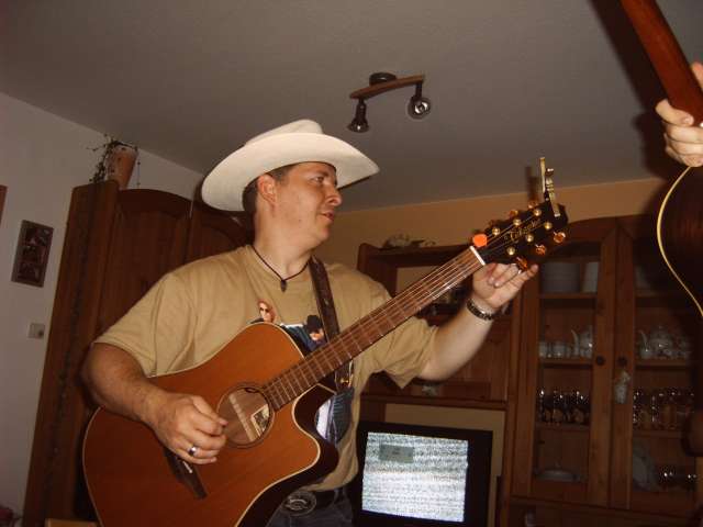 Let the music begin!&nbsp; Harry getting ready to entertain us!