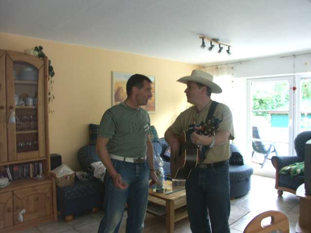 Skippie and Harry, gettin' their groove on!