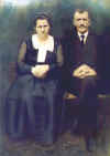 dan and minnie thompson portrait scan.jpg (697600 bytes)