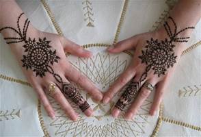 Description: Description: C:\Users\Ahmad\Pictures\Beautiful-Mehndi-Designs-of-2013-33-450x303.jpg