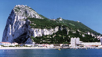 ¡Gibraltar español! ¡Colonos fuera!