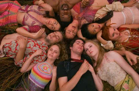 El hippismo como una v�a para alcanzar la paz es un mito que ya cre�amos superado. No lo es para el corazoncito de los baby-boomers de la Academia que nominaron esta pel�cula en los pasados �scares. Pero el experimento, al igual que los Hijos de las Flores, se derrumba con estr�pito [Marzo, 2008]