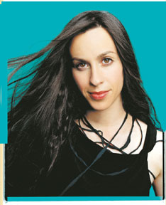 Considerada la femme terrible de los noventa, vemos c�mo, en retrospectiva, Alanis Morissette era tan subversiva como un jugo de naranja. Lo suyo no era m�s que m�sica pop ultraligera aderezada con palabrotas [Abril, 2007]