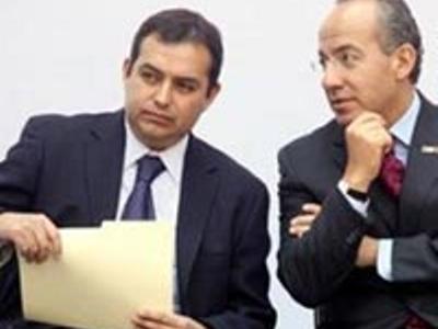 Cuando se pensaba que se ir�a tranquilo e impune a Harvard, result� que el ex presidente hab�a dejado alfiles en puestos importantes que ahora son motivo de encontronazos dentro del PAN, situaci�n que hace peligrar la estabilidad y credibilidad de ese partido ante la sociedad mexicana