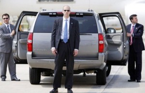 Los sectores p�blico y privado gastan  anualmente millones de pesos en contratarlos, ya sea para cuidar a altos funcionarios, hombres de negocios o mirreyes. Por ello su presencia seguir� siendo parte de nuestro panorama por mucho tiempo