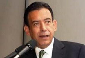 Cuando parec�a que el monstruoso endeudamiento que dej� ir�a ocult�ndose con el olvido, el ex gobernador de Coahuila fue detenido en Espa�a sin que en M�xico exista una sola acusaci�n en su contra. Un repaso al populismo desbocado y el despilfarro sultanesco que caracteriz� al gobierno de la gente de Humberto Moreira