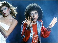 Fue una de las figuras m�s importantes de la m�sica pop de los setenta. Parec�a estar en el semiolvido pero la versi�n remix de muchos hits suyos lo ha revivido. El siguiente paso es el regreso aunque se ve, a�n, muy distante