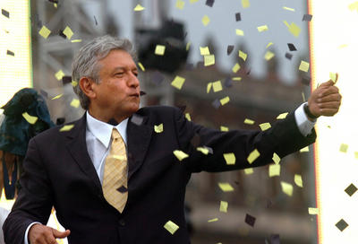 Nuevamente desconoci�, a su muy particular selecci�n, los resultados del IFE y, otra vez, ameneza con desbocara un pa�s mucho m�s crispado que hace seis a�os, Un esquema donde la democracia solo es efectiva cuando le favorece