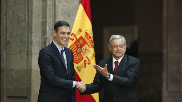 Con tantos problemas m�s ingentes, el exigir disculpas a Espa�a por cosas que ocurrieron hace medio milenio se antoja como una p�rdida de tiempo y una controversia totalmente innecesaria. Pero as� escomo se manejan los gobernantes populistas. Y dado que los verdaderos responsables de aquellos hechos ya no pueden responder...